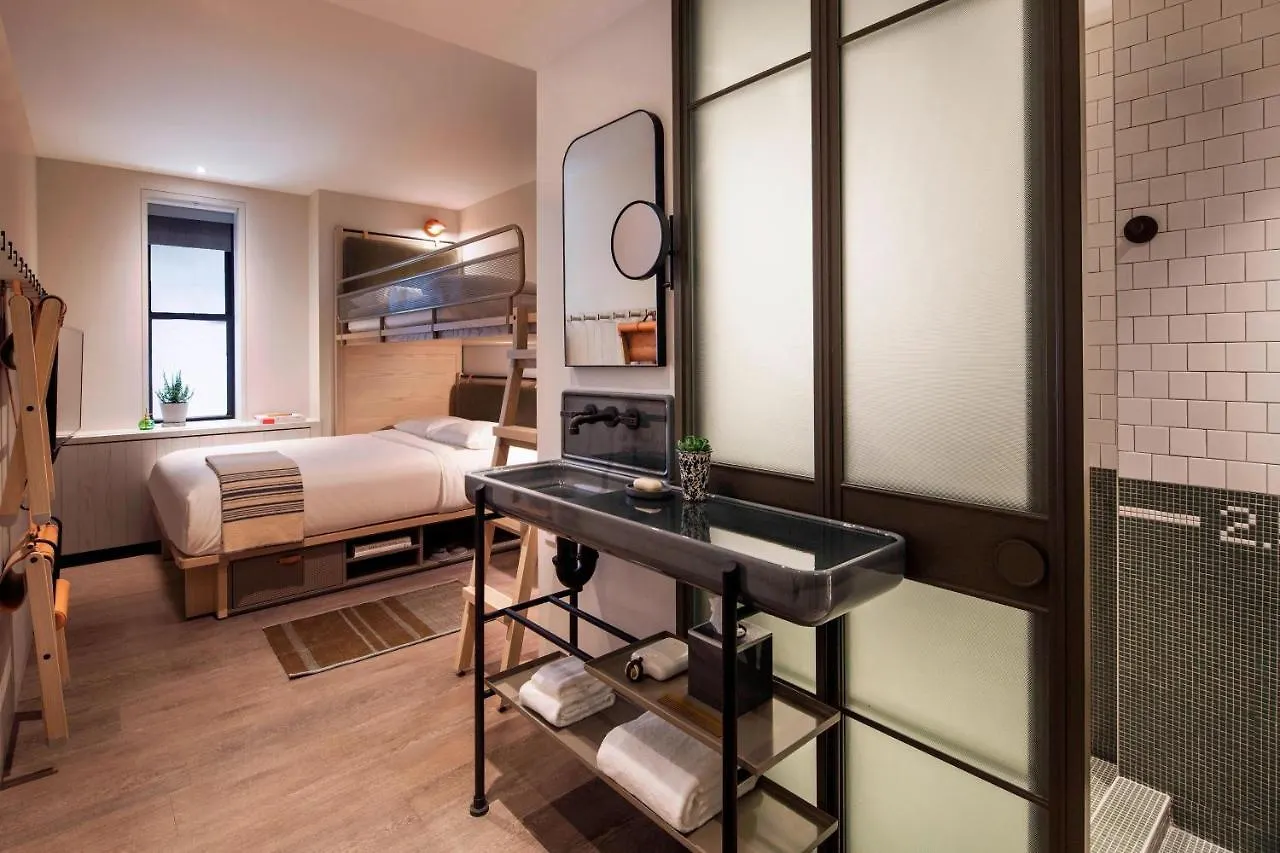 Moxy Nyc Times Square Hotel New York