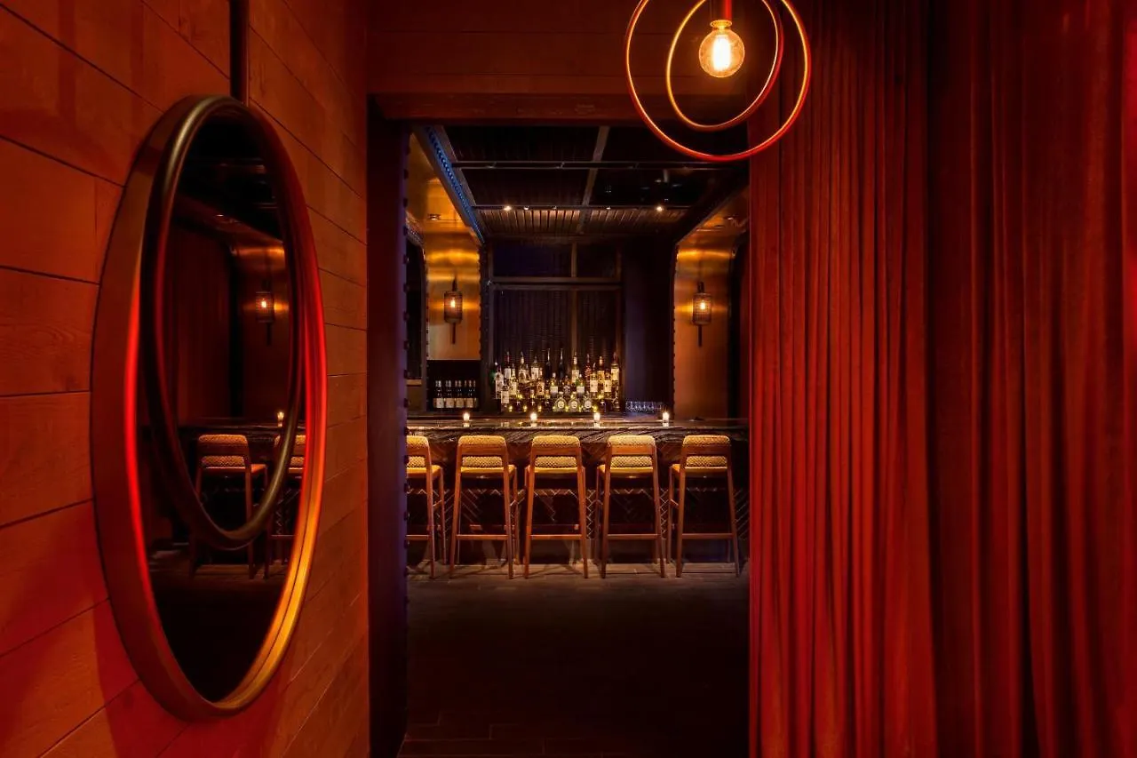 Moxy Nyc Times Square Hotel New York