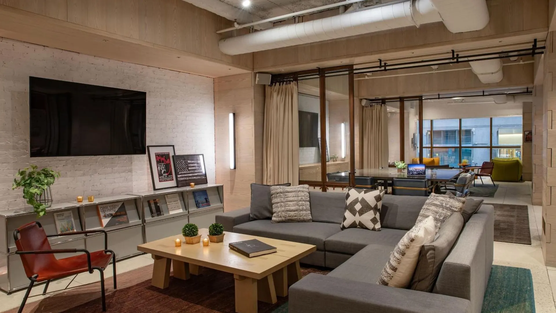 Moxy Nyc Times Square Hotel New York