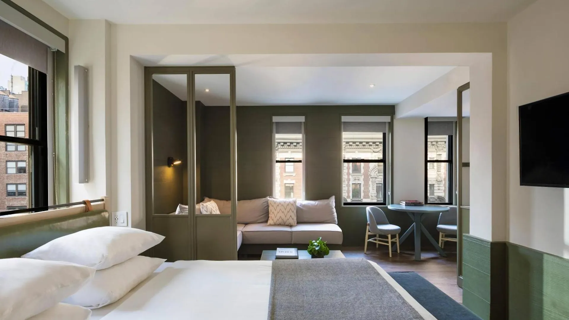 Moxy Nyc Times Square Hotel New York